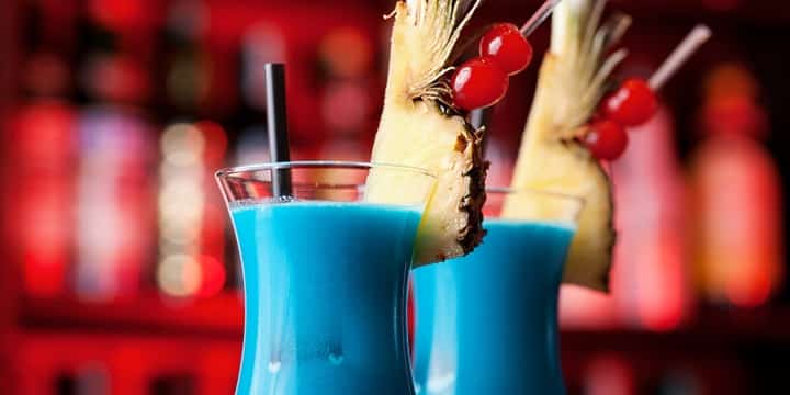 Veckans cocktail – tropiska Blue Hawaii