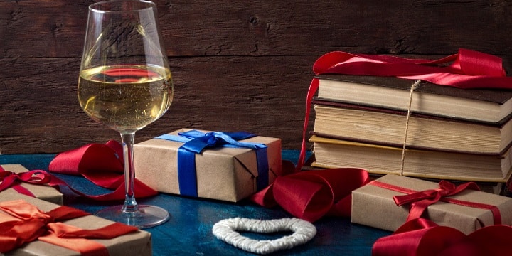 Böcker att ge bort i julklapp – vi boktipsar!