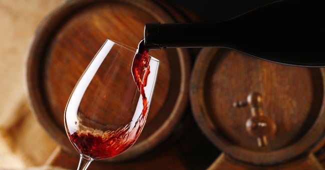 Barbera d'Asti - omslagsbild med en flaska rött vin