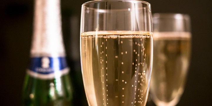 Hur du väljer en bra flaska champagne